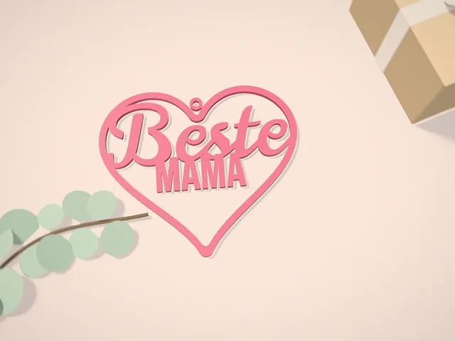 Herz-Loop mit „Beste Mama“ in Rosa, liegend neben einem Geschenk und Eukalyptus